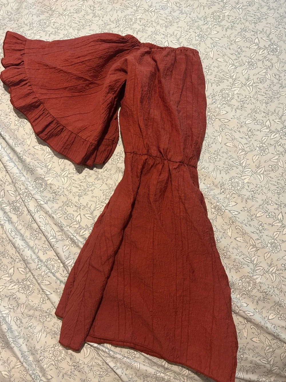 Off-Shoulder Rust Red Romper with Ruffled Sleeves - Picture 2 of 3